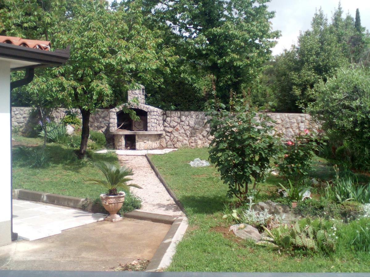 Apartment Nevija E Natale Opric Экстерьер фото